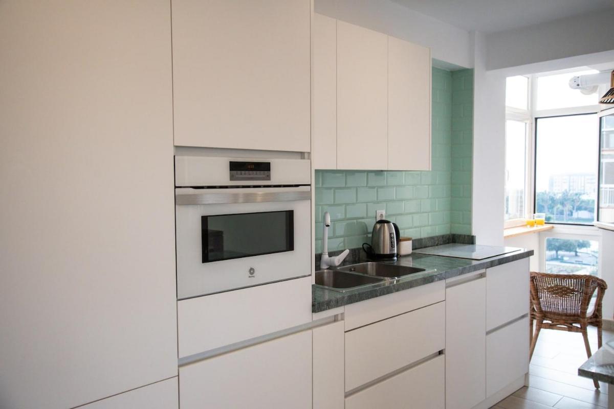 Mediterranean Sea Views In Huelin Apartment *